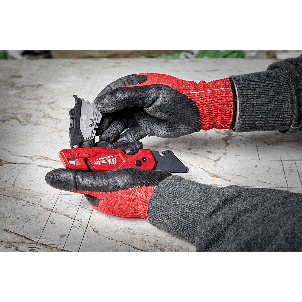 Couteau utilitaire avec ensemble de couteaux compact