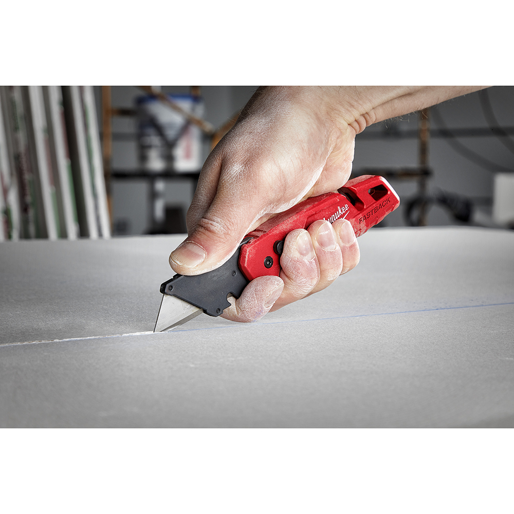 Couteau utilitaire avec ensemble de couteaux compact